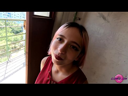 ❤️ Ikasle sentsuak arrotz bat zurrupatzen du kanpoaldean - Cum On His Face ️ Kalitatezko sexua pornoan eu.pinkporno.ru ☑